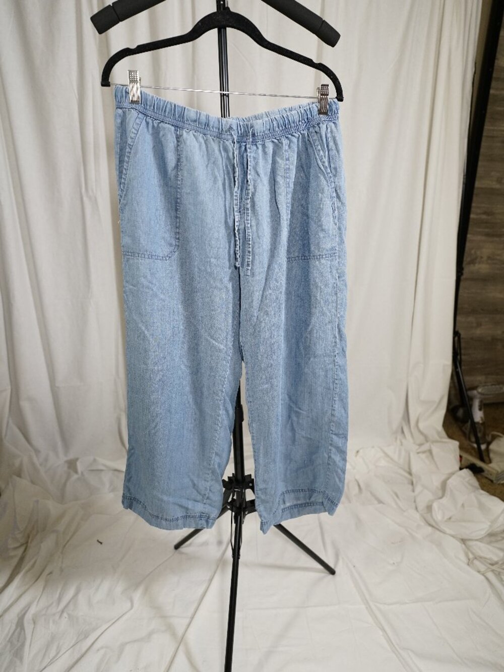 Splendid Lyocell Chambray Pull On Crop Pants L Coastal Grandmother Minimalist - Picture 2 of 7